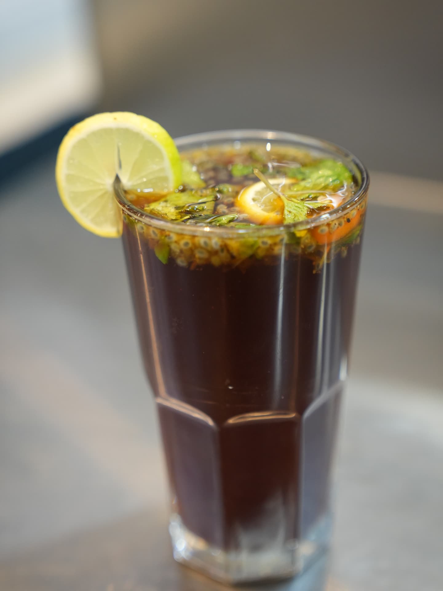 Iced lemon tea with mint and lemon